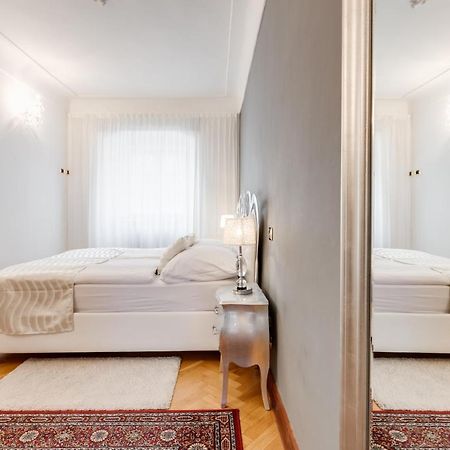 Charles Bridge Royal Apartments - Castle District Praag Buitenkant foto